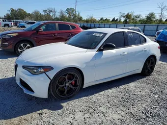 2019 Alfa Romeo Giulia ZARFAMAN4K7600335
