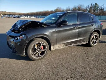 2023 Alfa Romeo Stelvio ZASPAKBN8P7D54213