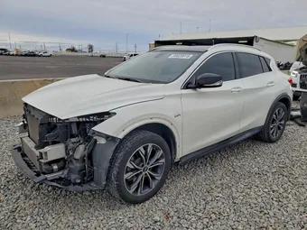 2017 Infiniti QX30 SJKCH5CR0HA035444