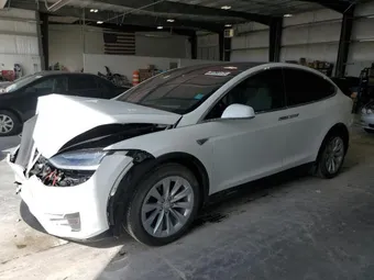 2016 Tesla Model X 5YJXCBE49GF016562