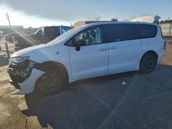 2024 Chrysler Pacifica Hybrid 2C4RC1S72RR160964