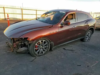 2017 Maserati Levante ZN661XUA8HX218076