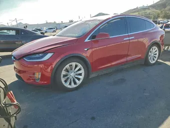 2018 Tesla Model X 5YJXCAE23JF089751