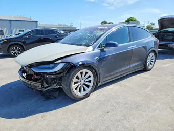 2018 Tesla Model X 5YJXCAE20JF112872