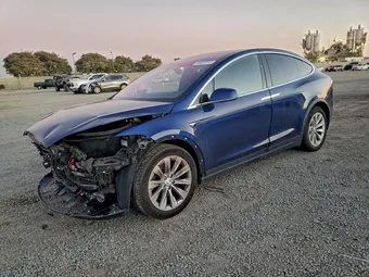 2018 Tesla Model X 5YJXCAE21JF142849