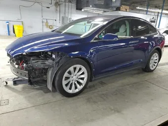 2018 Tesla Model X 5YJXCDE26JF141374