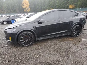 2019 Tesla Model X 5YJXCBE21KF197230