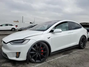 2019 Tesla Model X 5YJXCBE42KF193396