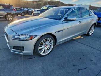 2016 Jaguar XF SAJBK4BV7GCY12201