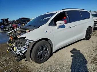 2021 Chrysler Pacifica Hybrid 2C4RC1S70MR573944