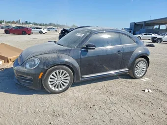 2019 Volkswagen Beetle 3VWFD7AT2KM700373