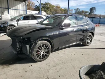 2017 Maserati ZN661XUS5HX253327