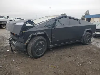 2025 Tesla Cybertruck 7G2CEHED2SA063530