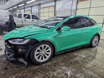 2017 Tesla Model X 5YJXCBE27HF053805