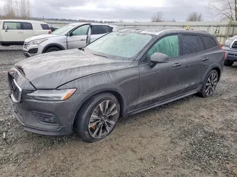 2021 Volvo V60 YV4102WK1M1074257