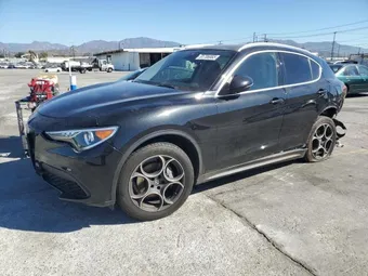 2018 Alfa Romeo Stelvio ZASFAKAN1J7B74527