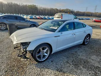 2019 Audi A5 WAUENCF57KA090351