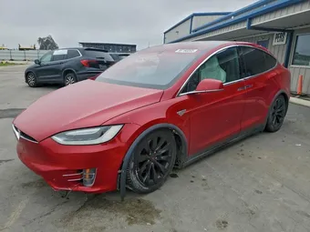 2016 Tesla Model X 5YJXCBE2XGF005245