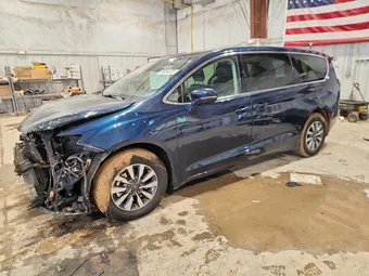 2022 Chrysler Pacifica Hybrid 2C4RC1L79NR148061