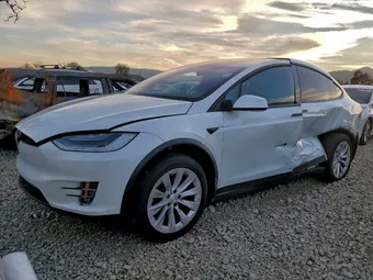 2019 Tesla Model X 5YJXCDE28KF207571
