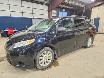 2015 Toyota Sienna 5TDJK3DC3FS119364