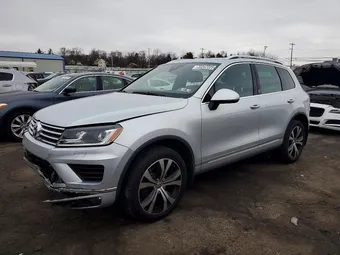 2017 Volkswagen Touareg WVGRF7BP6HD006717
