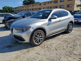 2018 Alfa Romeo Stelvio ZASFAKBN8J7B92537