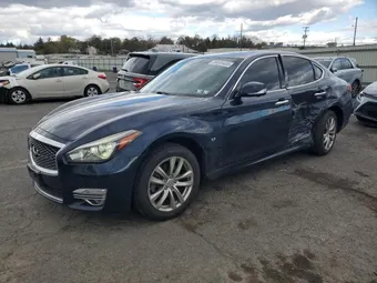2018 Infiniti Q70 JN1BY1AR4JM220047