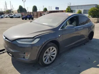 2016 Tesla Model X 5YJXCBE25GF027833