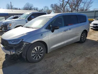2024 Chrysler Pacifica Hybrid 2C4RC1S74RR149948