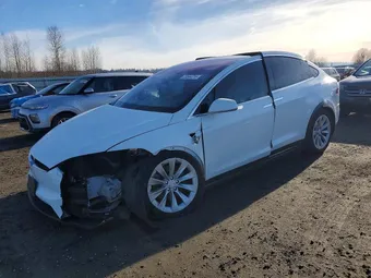 2016 Tesla Model X 5YJXCBE2XGF016939