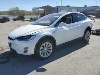 2019 Tesla Model X 5YJXCBE29KF151600