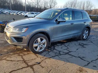 2016 Volkswagen Touareg WVGEP9BP6GD003841