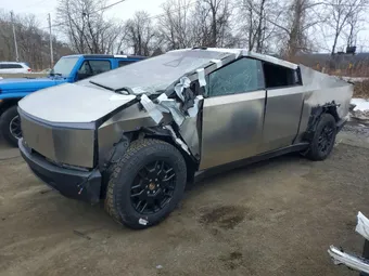 2025 Tesla Cybertruck 7G2CEHEE5SA077074