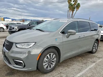 2022 Chrysler Pacifica Hybrid 2C4RC1L75NR212497