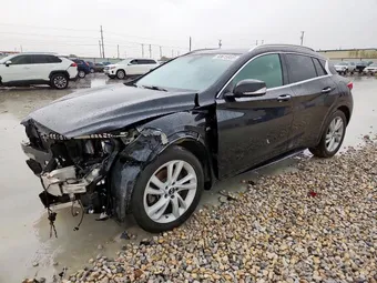 2018 Infiniti QX30 SJKCH5CP3JA043302