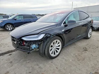 2016 Tesla Model X 5YJXCBE28GF014641