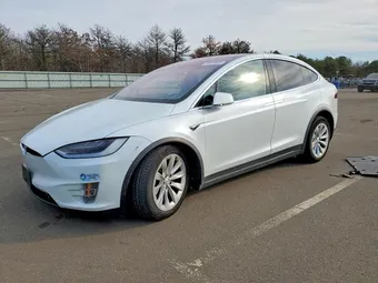 2018 Tesla Model X 5YJXCAE28JF137373