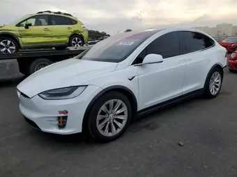 2018 Tesla Model X 5YJXCAE20JF113973