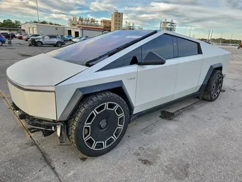2024 Tesla Cybertruck 7G2CEHEE2RA038355