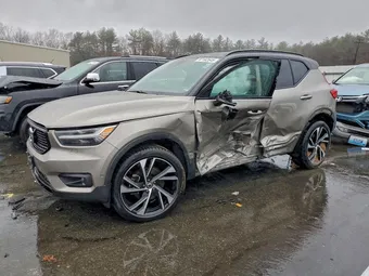 2022 Volvo XC40 YV4162UM5N2731804