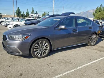 2018 Acura RLX JH4KC1F58JC000058