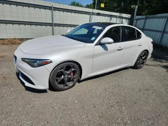 2017 Alfa Romeo Giulia ZARFAECN2H7560154