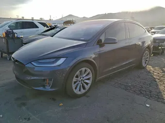 2016 Tesla Model X 5YJXCBE27GF004523