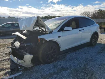 2022 Tesla Model X 7SAXCBE58NF360568