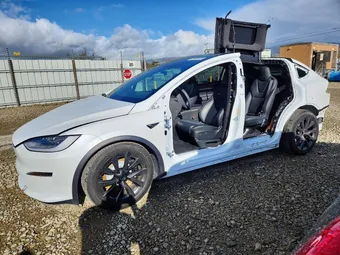 2023 Tesla Model X 7SAXCBE56PF400410