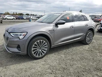 2019 Audi e-tron WA1VABGE7KB011143
