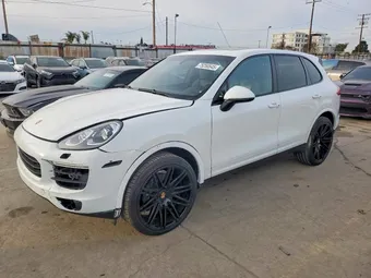 2017 Porsche Cayenne WP1AA2A21HKA84342
