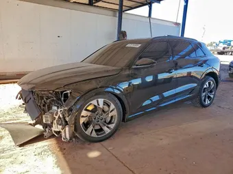 2021 Audi e-tron WA1AAAGE2MB021557