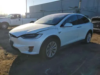 2017 Tesla Model X 5YJXCAE23HF067825